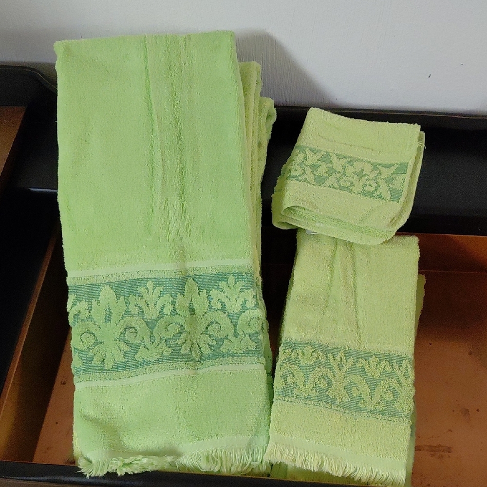 Vintage Sears Green Bath Towels (4),Hand Towels (4), Wash Clothes (2)